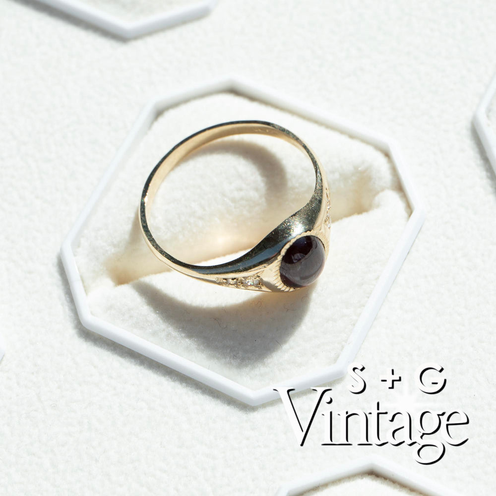 Vintage 9ct Solid Gold Garnet Ring - seolgold