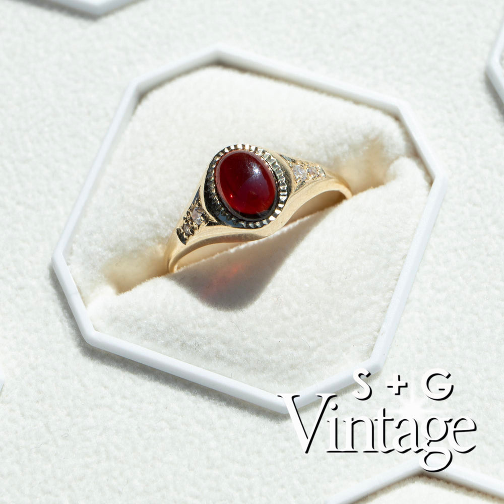 Vintage 9ct Solid Gold Oval Garnet & CZ Ring - seolgold