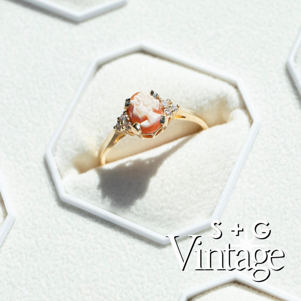 Vintage 9ct Solid Gold Carnelian Cameo & CZ Cluster Ring