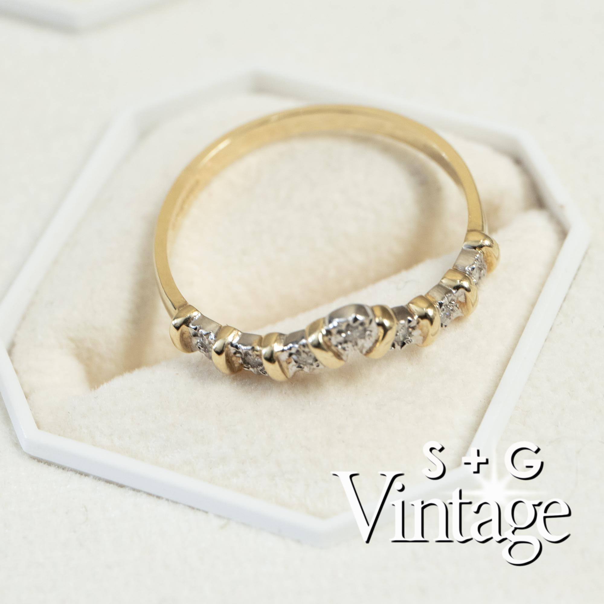 Vintage 9ct Solid Gold Diamond Ring - seolgold