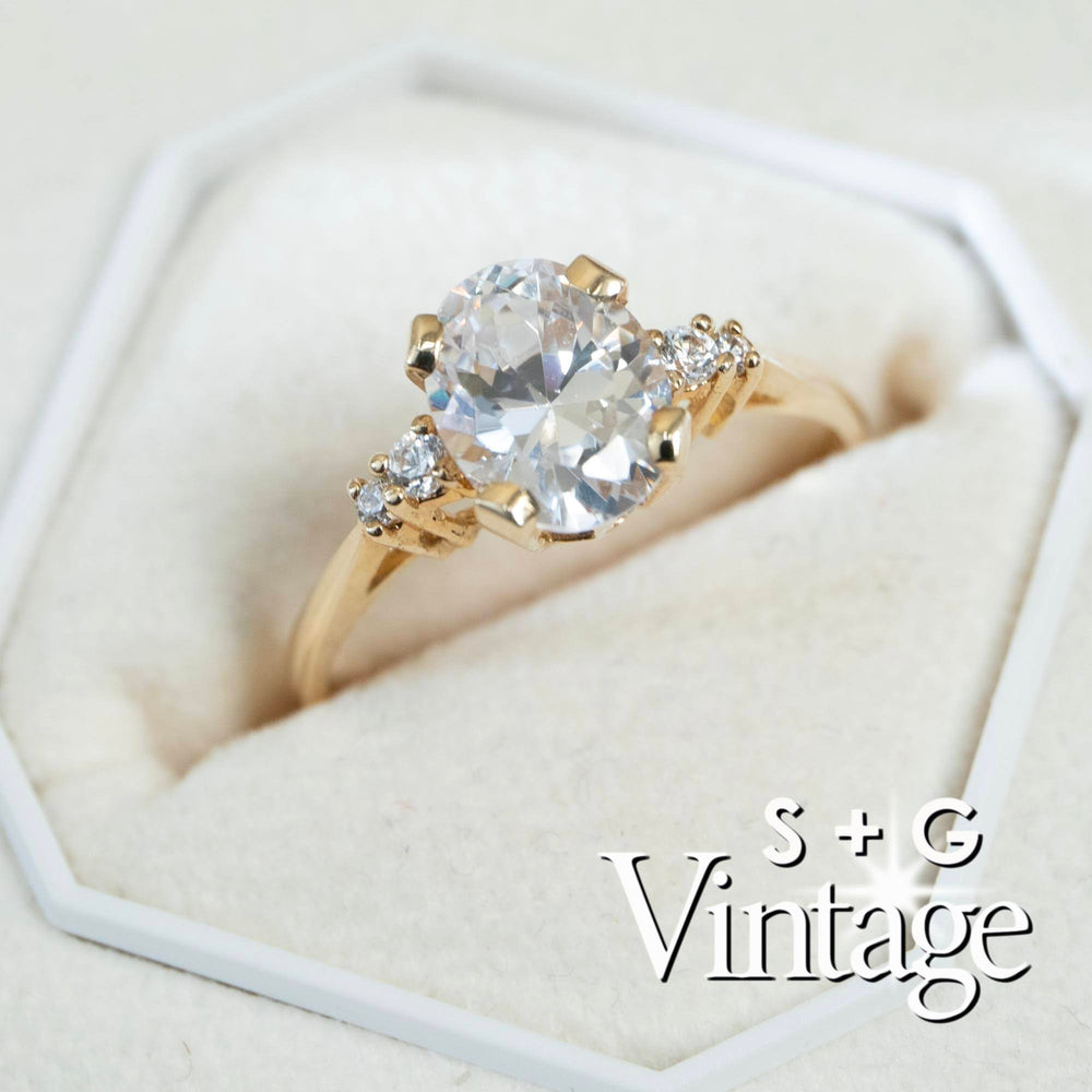 Vintage 9ct Solid Gold CZ Cocktail Ring