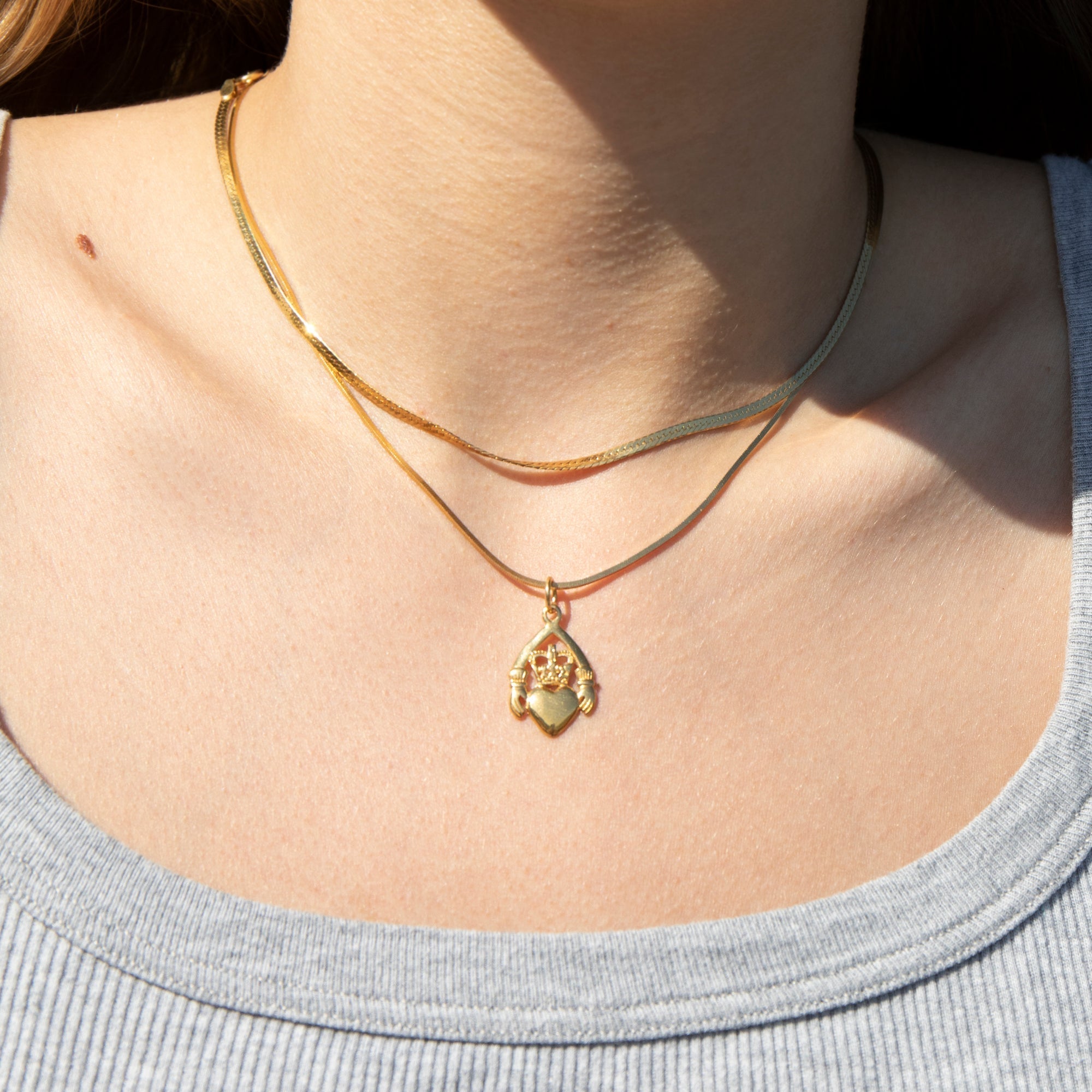 Claddagh Charm Pendant - seol-gold