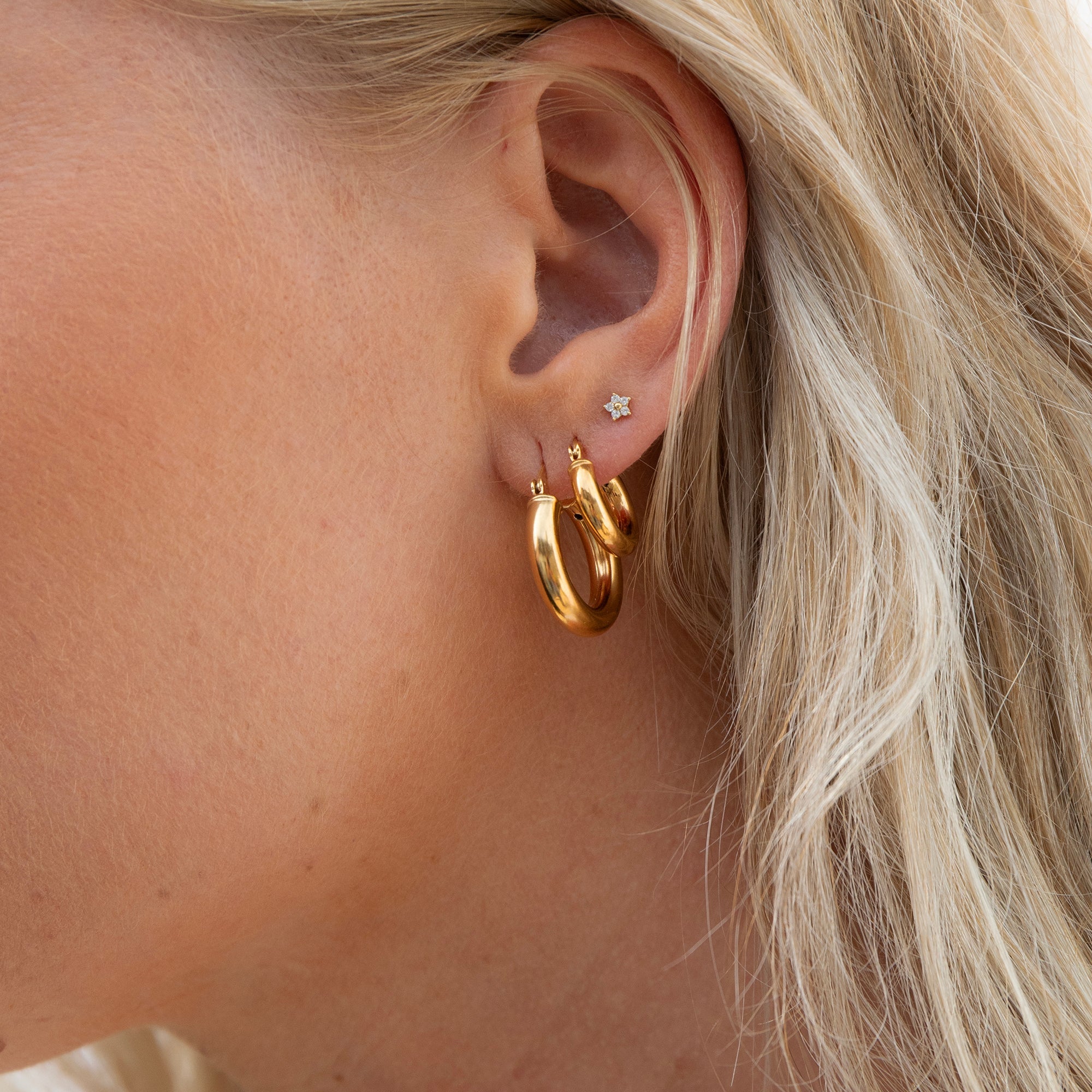 tiny flower daisy studs - seolgold