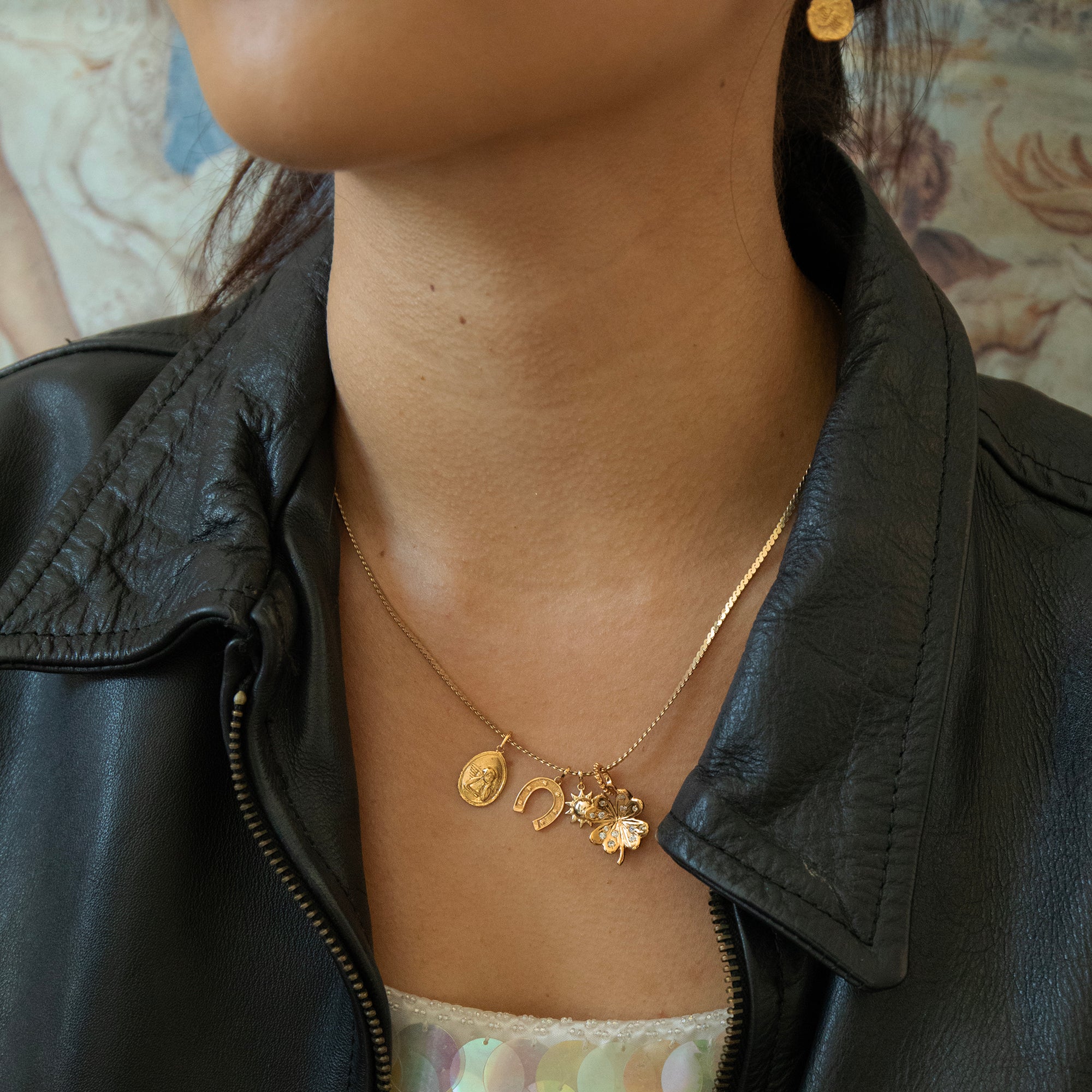 gold charm necklace - horsehose necklace - serperntine chain - seolgold