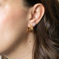 gold flower stud earring - seolgold