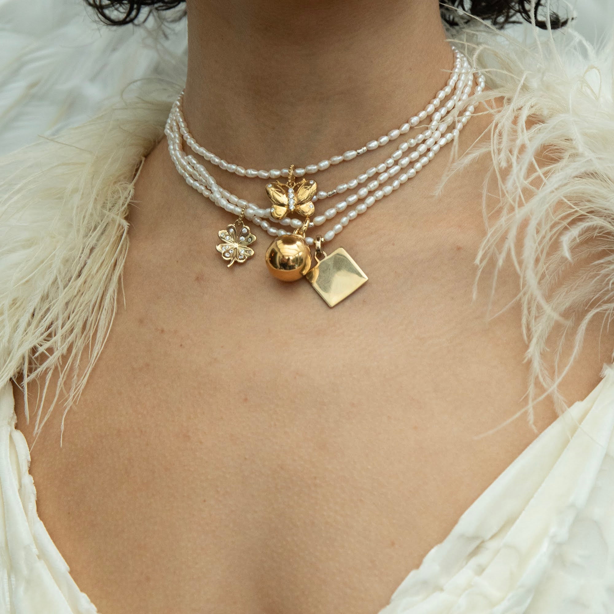 gold butterlfy - clover charm necklace - seolgold