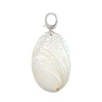 Shell pendant with a silver clasp on a white background - Seol Gold