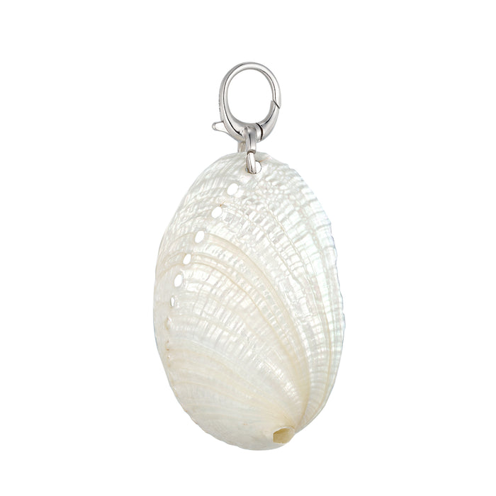 Shell pendant with a silver clasp on a white background - Seol Gold