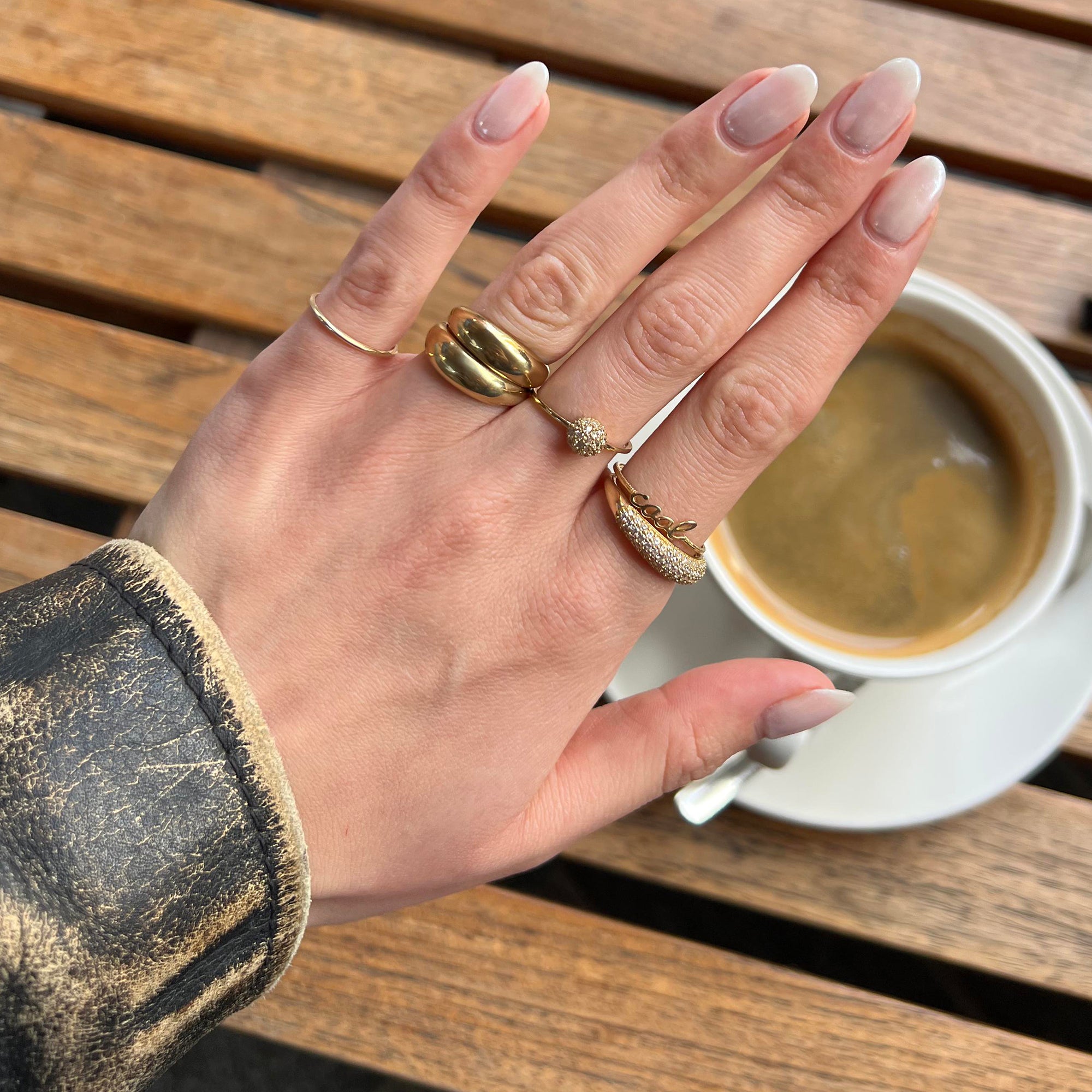 9ct Solid Gold Thin Plain Band Ring 9ct Solid Gold Thin Plain Band Ring