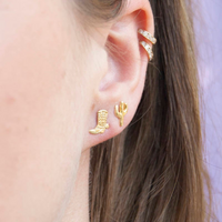 gold stud earrings