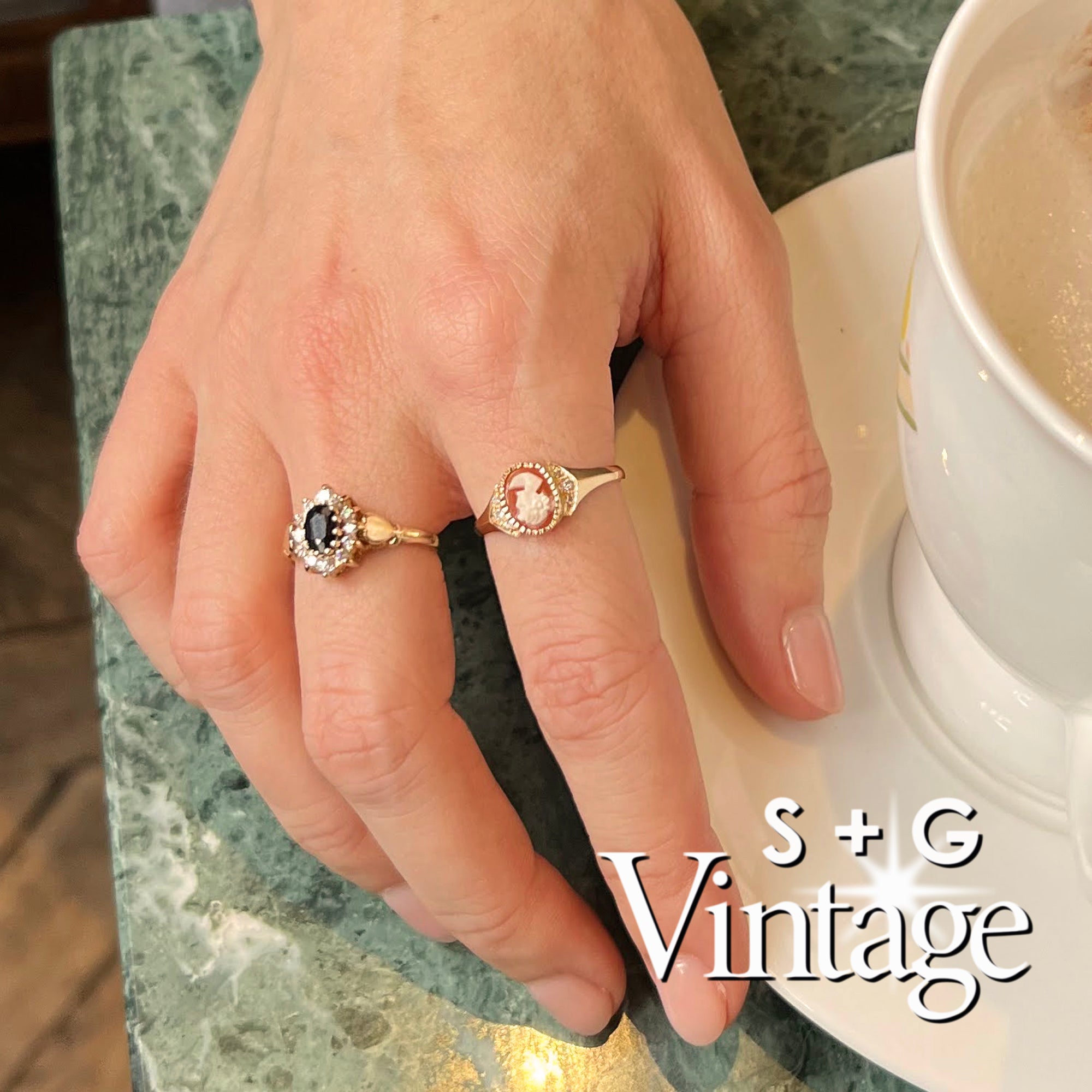 Vintage 9ct Solid Gold oval Carnelian Cameo and CZ signet ring - seolgold