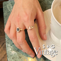 Vintage 9ct Solid Gold oval Carnelian Cameo and CZ signet ring - seolgold