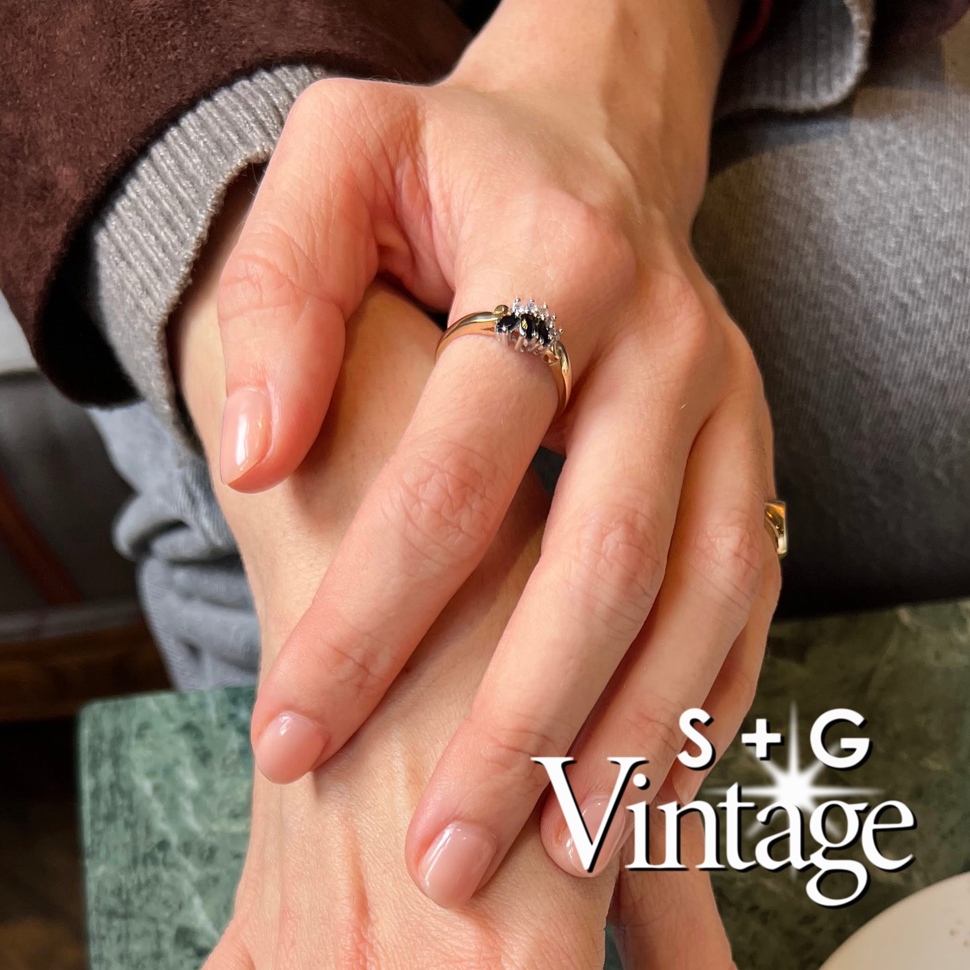 9ct gold sapphire ring - seolgold