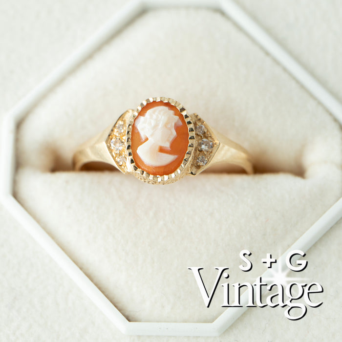 Vintage-style ring with a cameo design in a hexagonal box, featuring the brand 'S + G Vintage' - seolgold